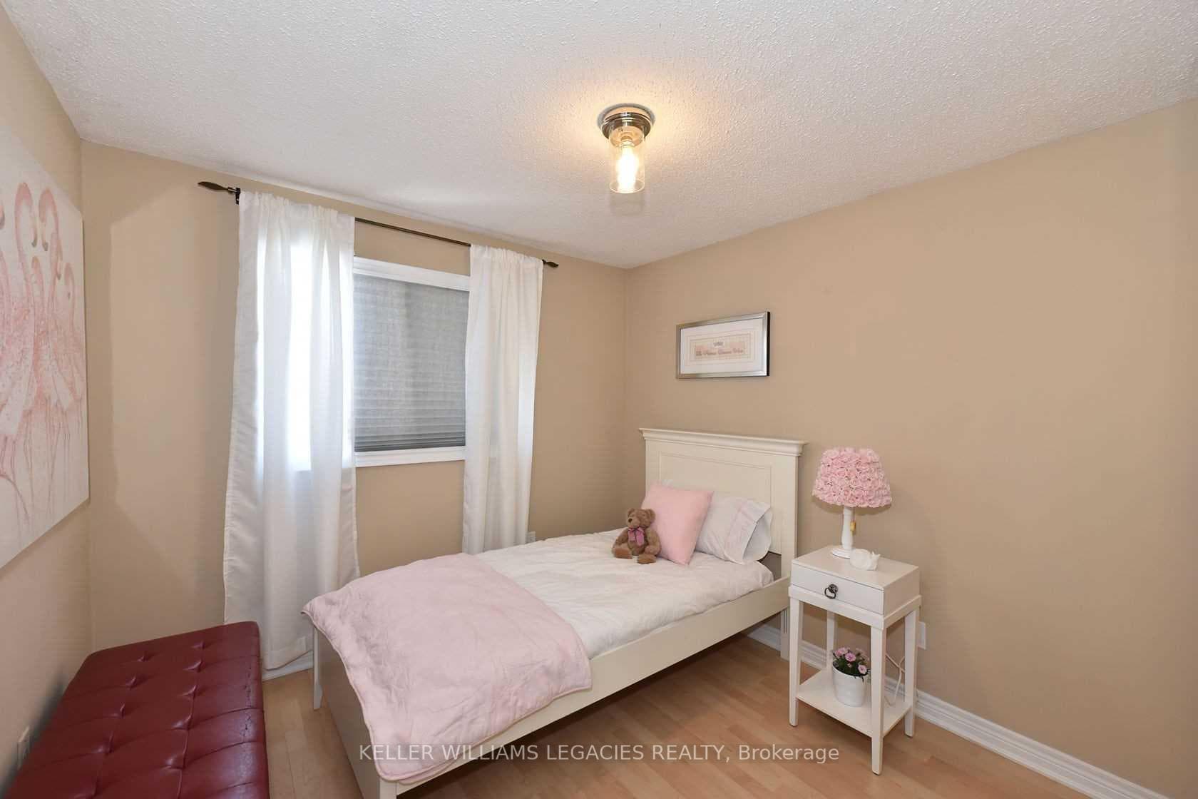 30 Trawley Crescent Unit Main photo 18