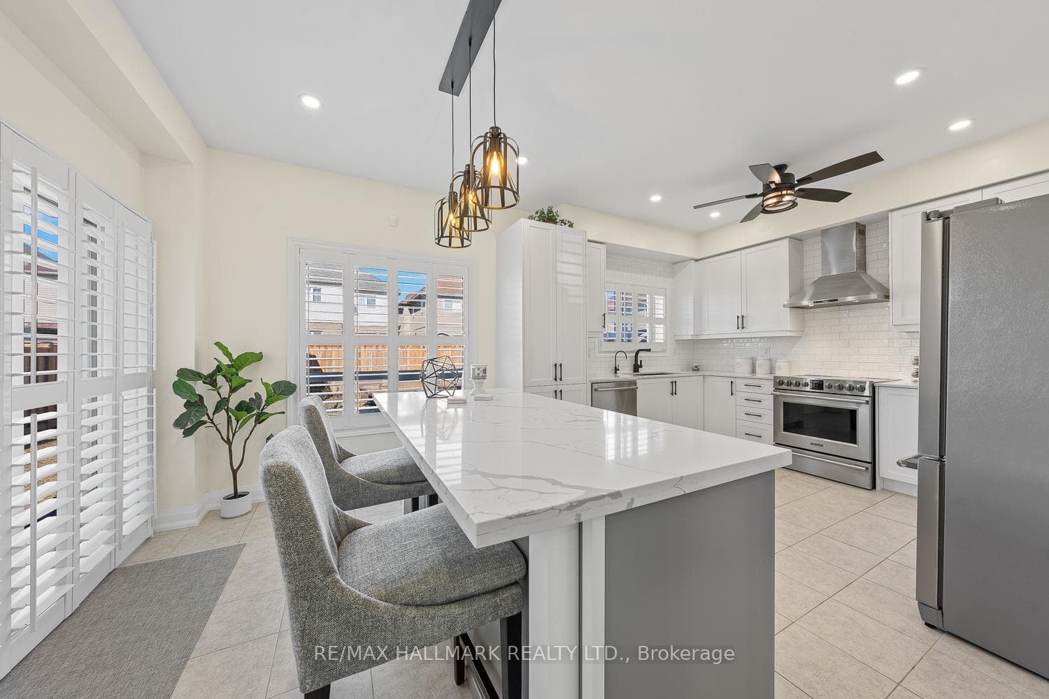 10 Henry Smith Avenue photo 11