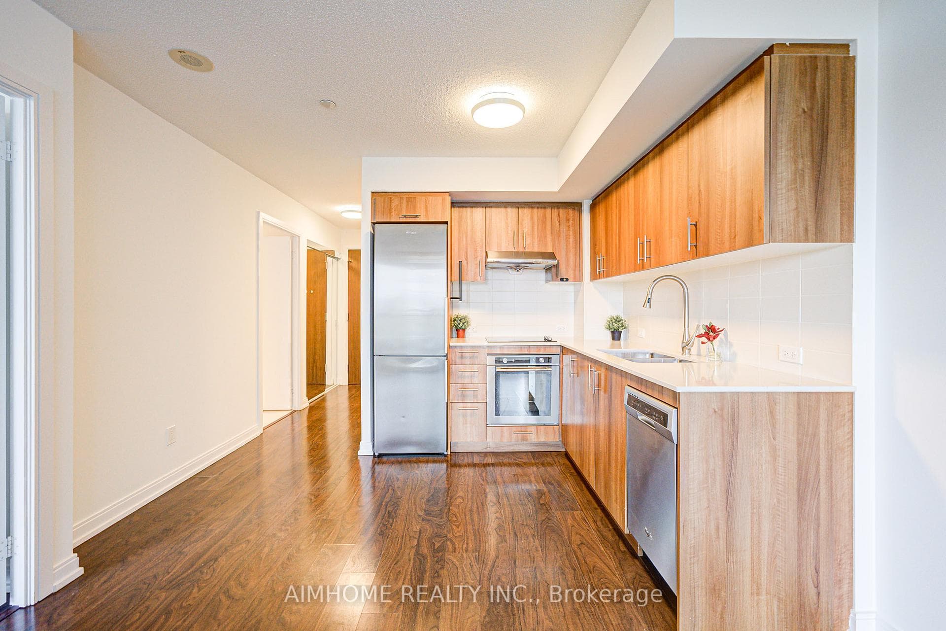 255 Village Green Square Unit 604 photo 13