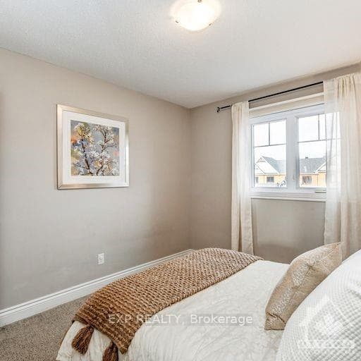 2358 MARBLE Crescent photo 7