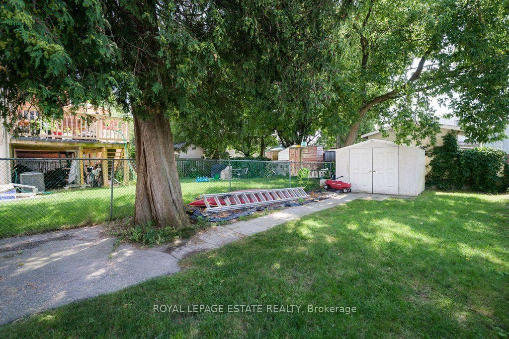 82 August Avenue photo 38