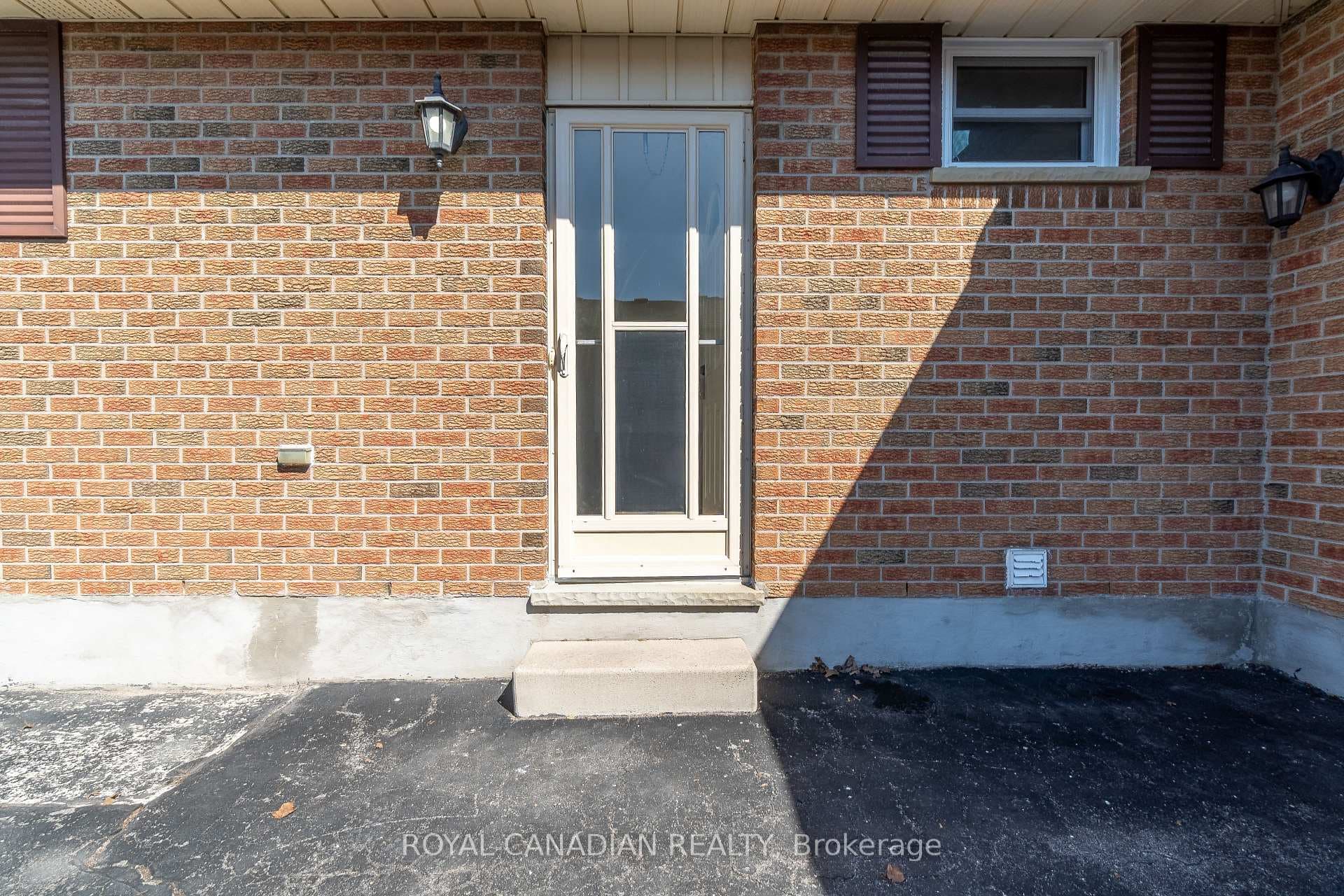 60 Lysanda Avenue photo 42