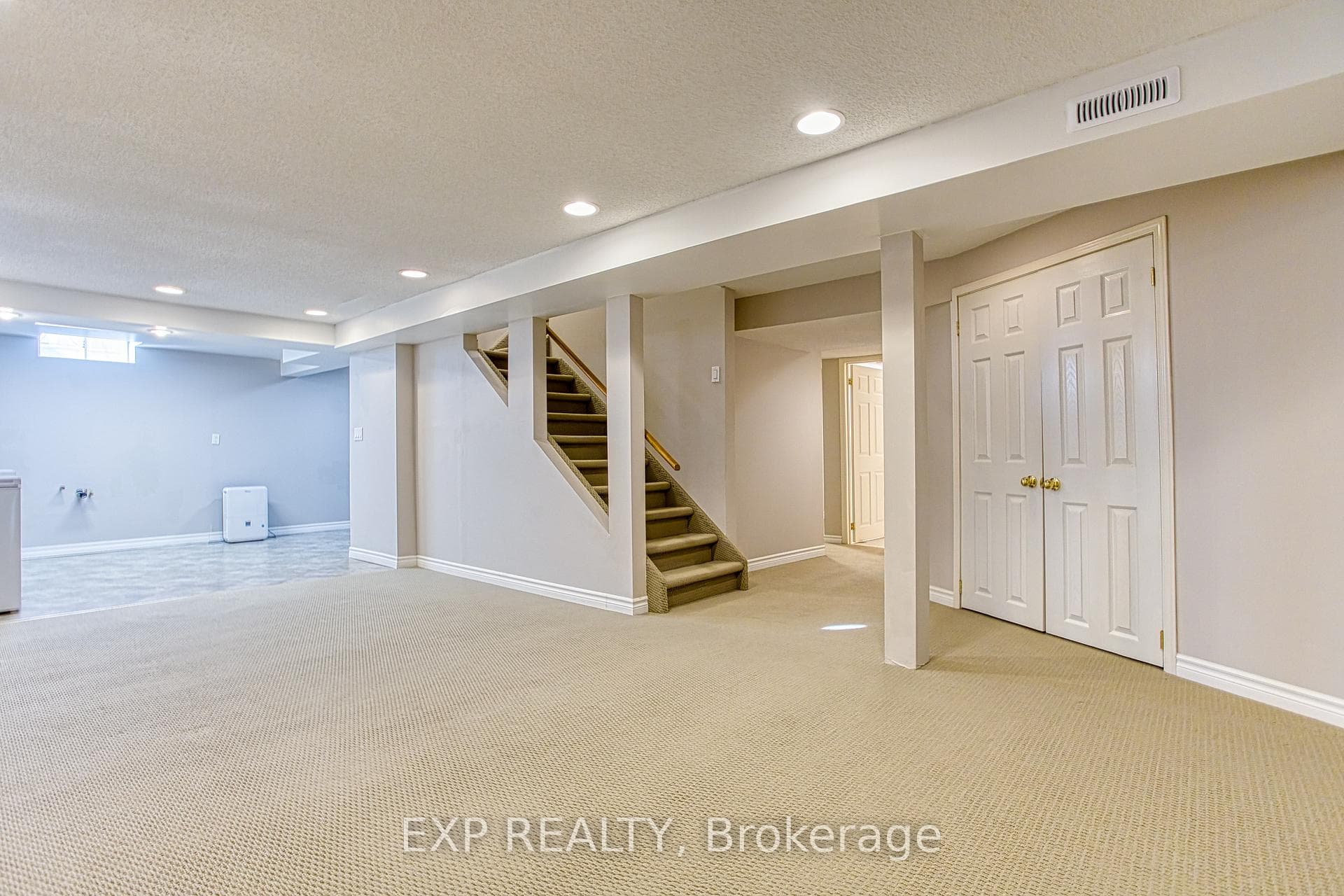 211 Rushdale Drive photo 30