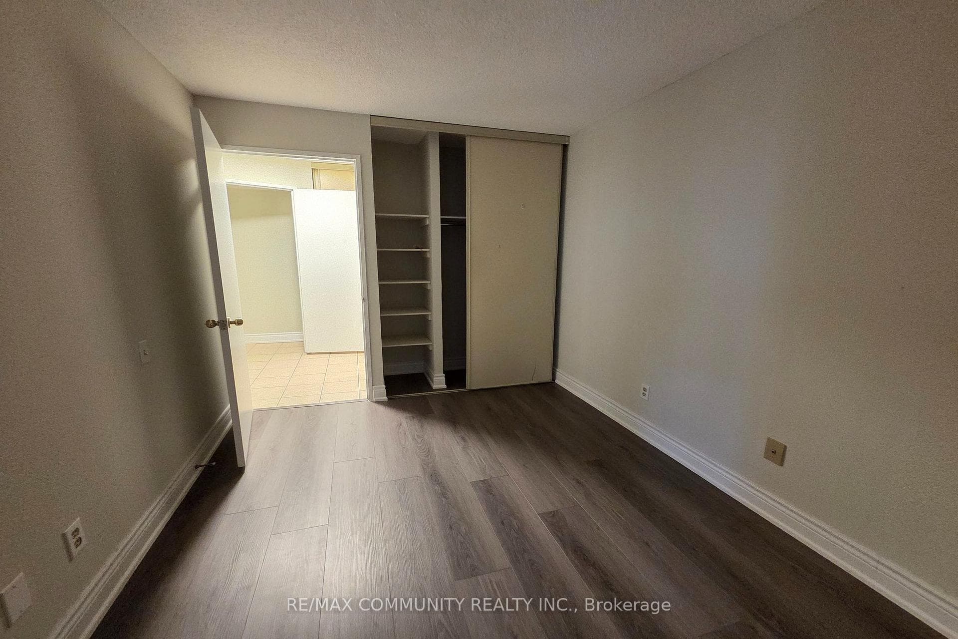 2466 Eglinton Avenue Unit 1404 photo 23