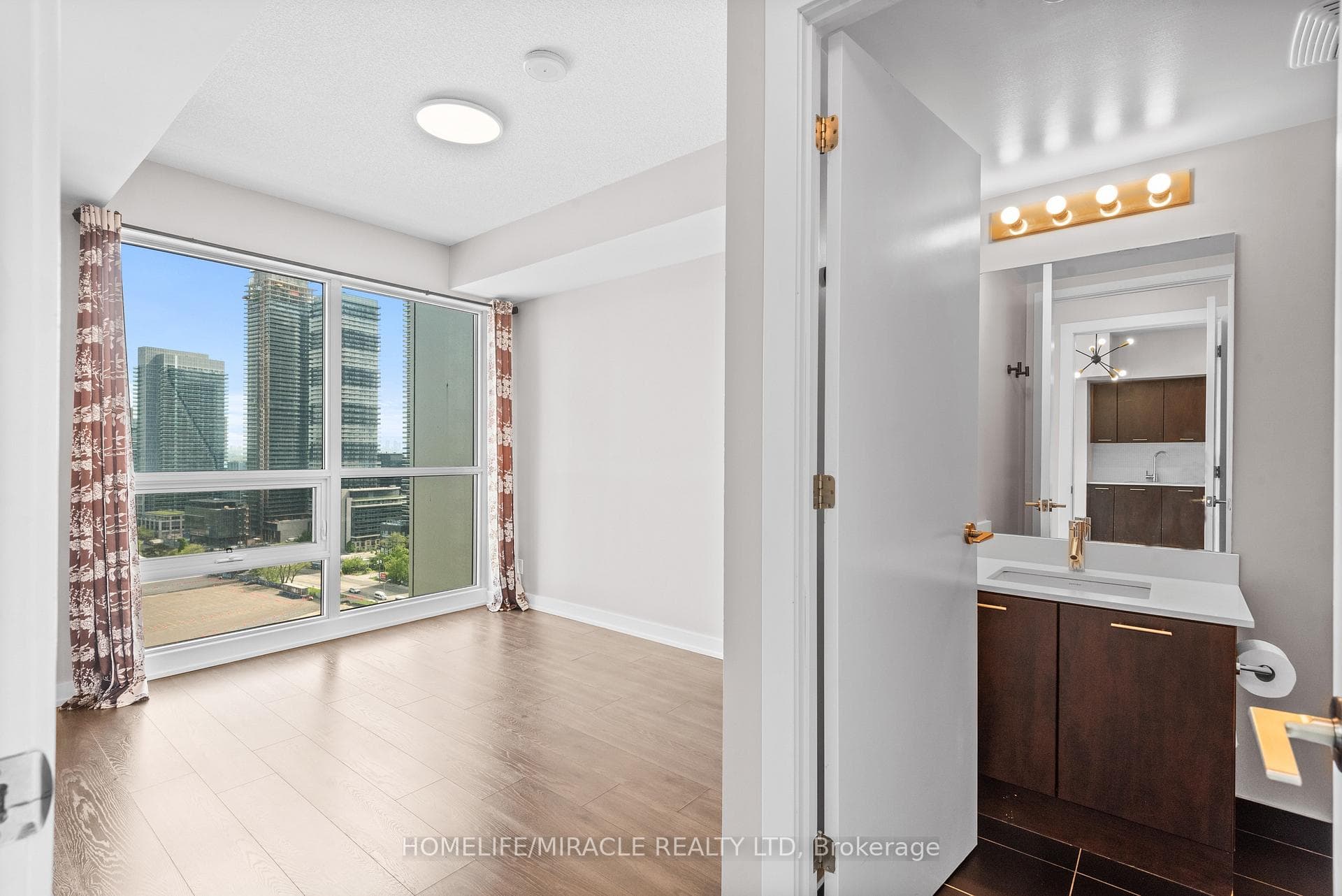 2220 Lakeshore Boulevard Unit 2204 photo 31