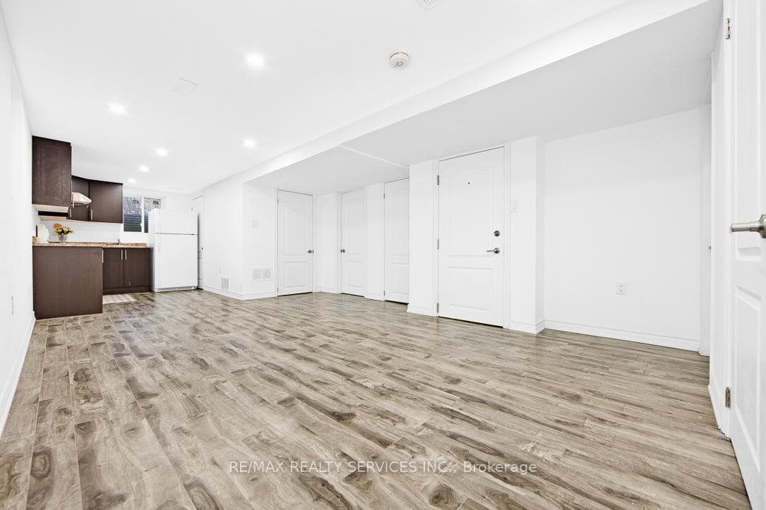 58 Watson Crescent photo 14