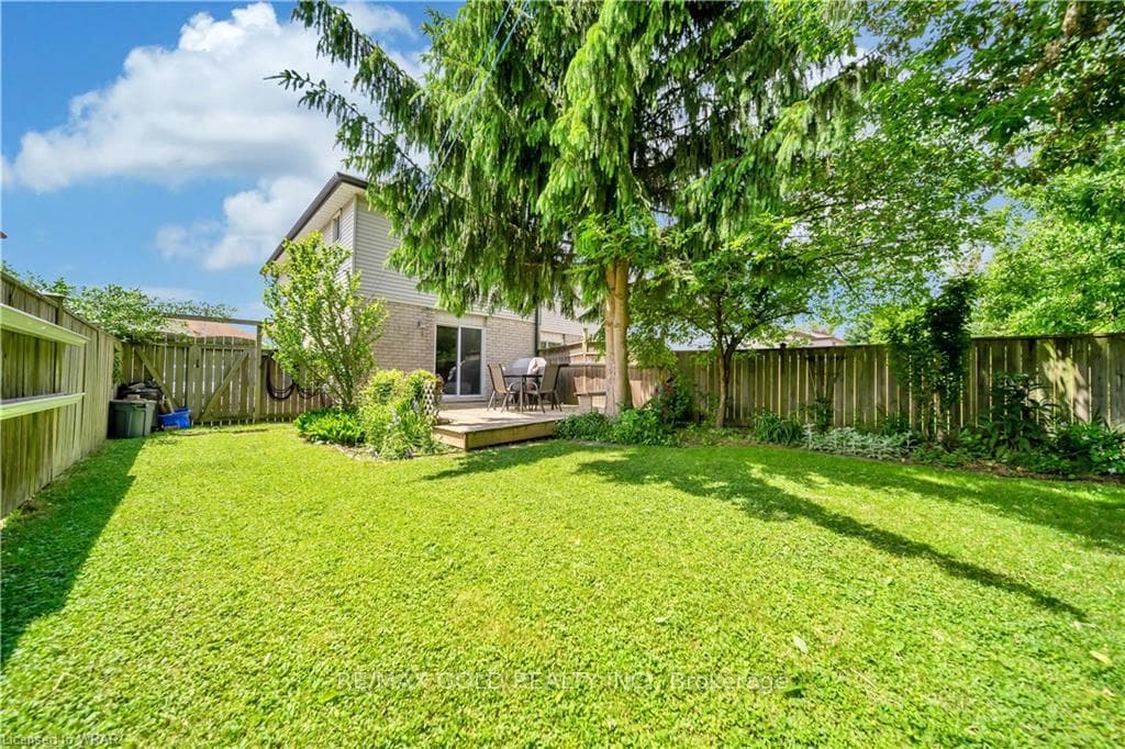 76 Carter Crescent photo 33