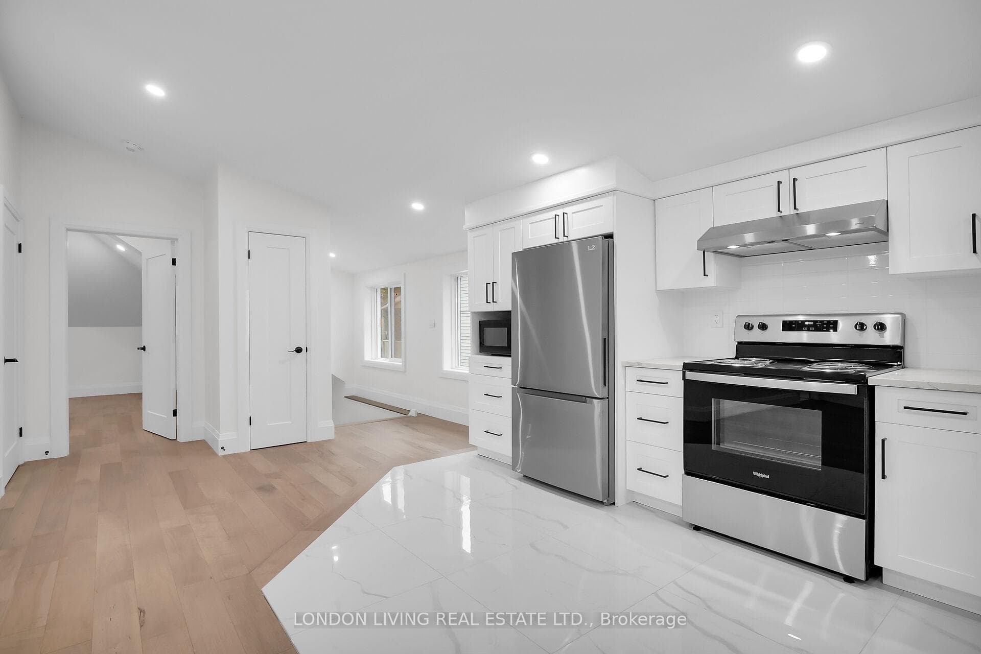 44 Springbank Drive photo 8