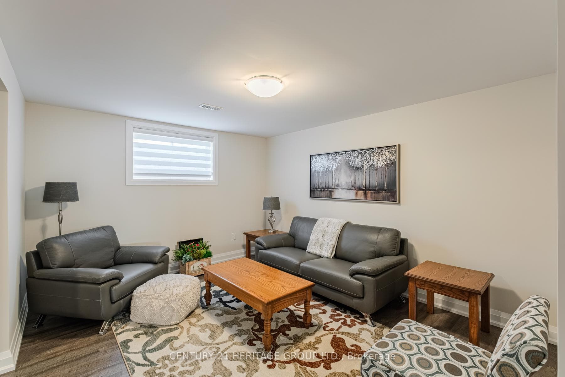 5 Moore Boulevard photo 37
