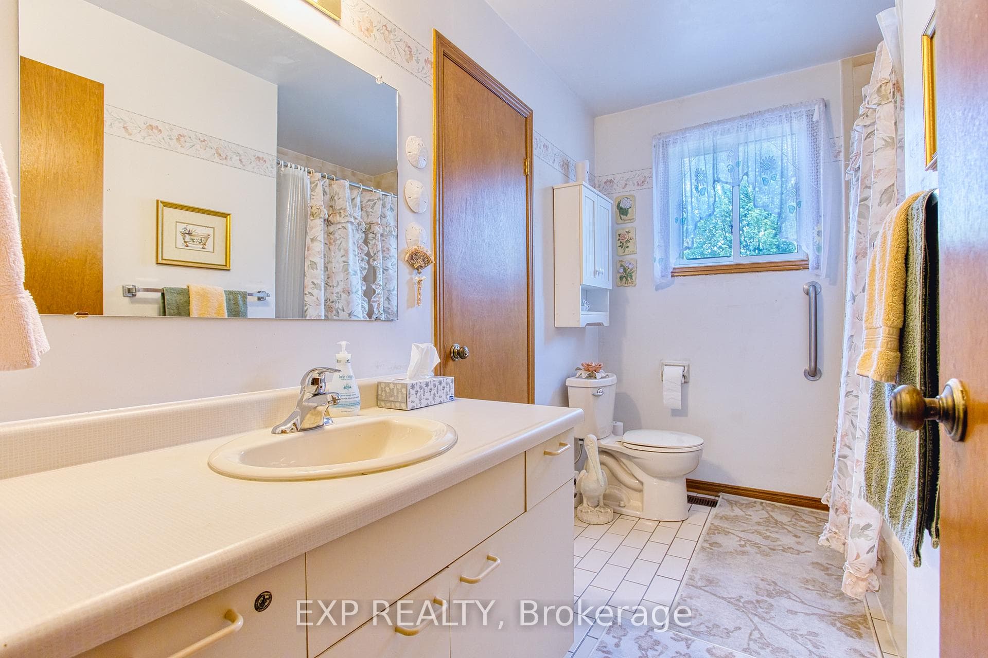 50 Sandra Crescent photo 15