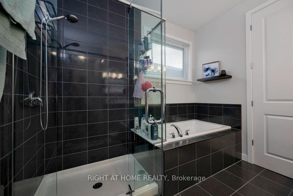 159 Boulonnais Grove photo 26