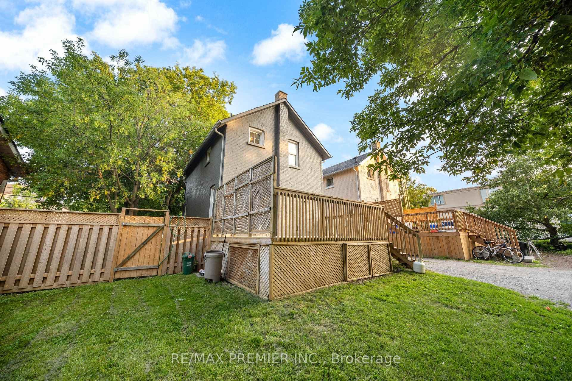 371 EAGLE Street photo 32