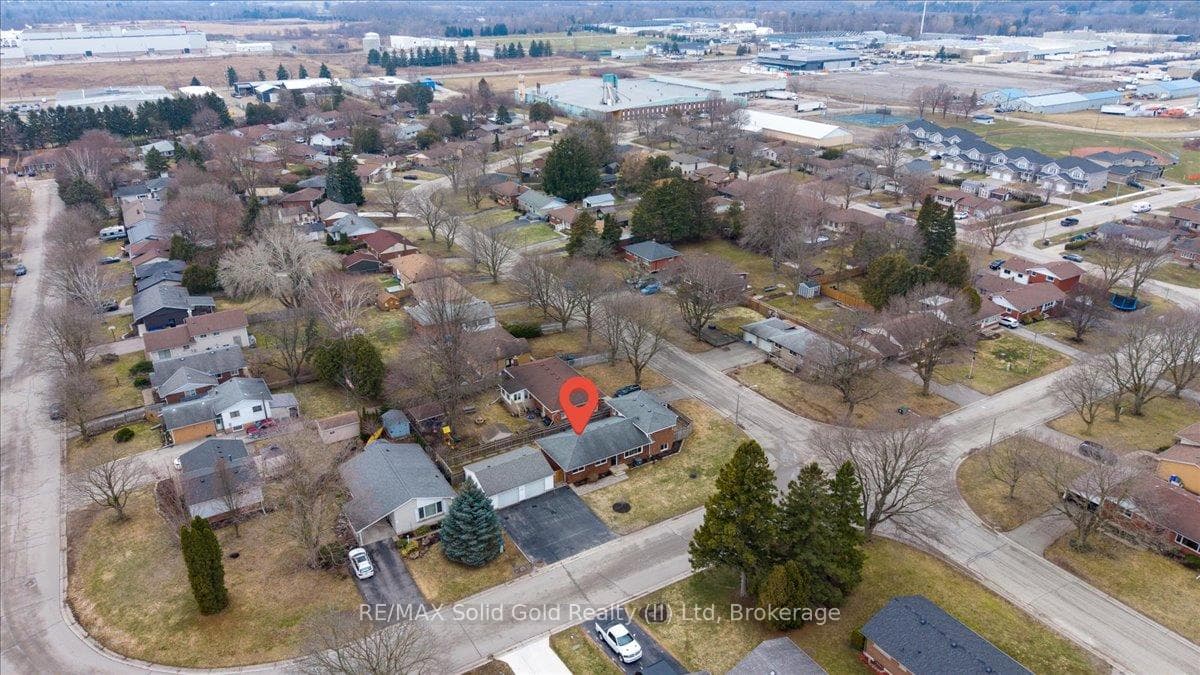 12 Dean Crescent photo 45