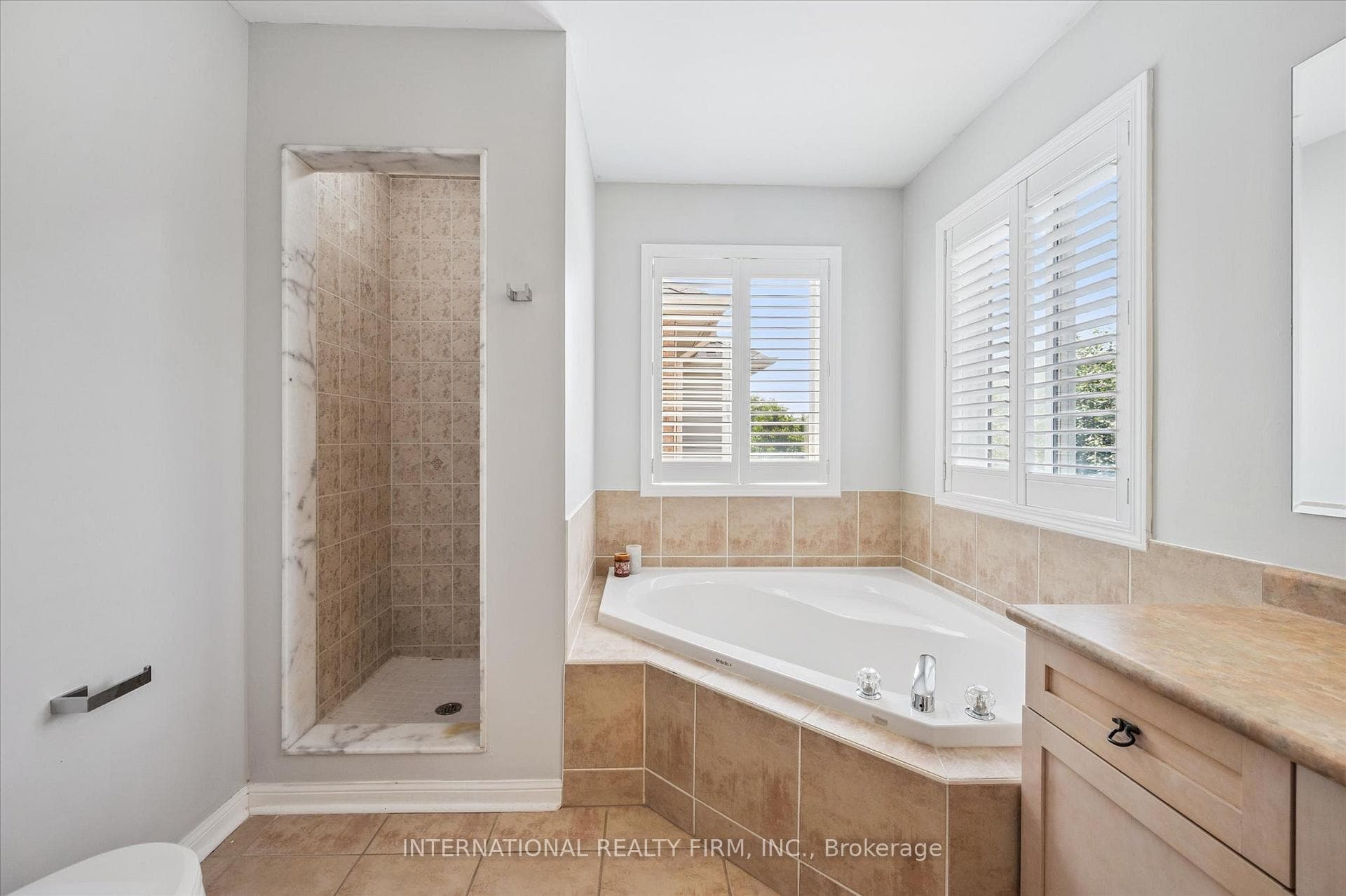 2348 Proudfoot Trail photo 25