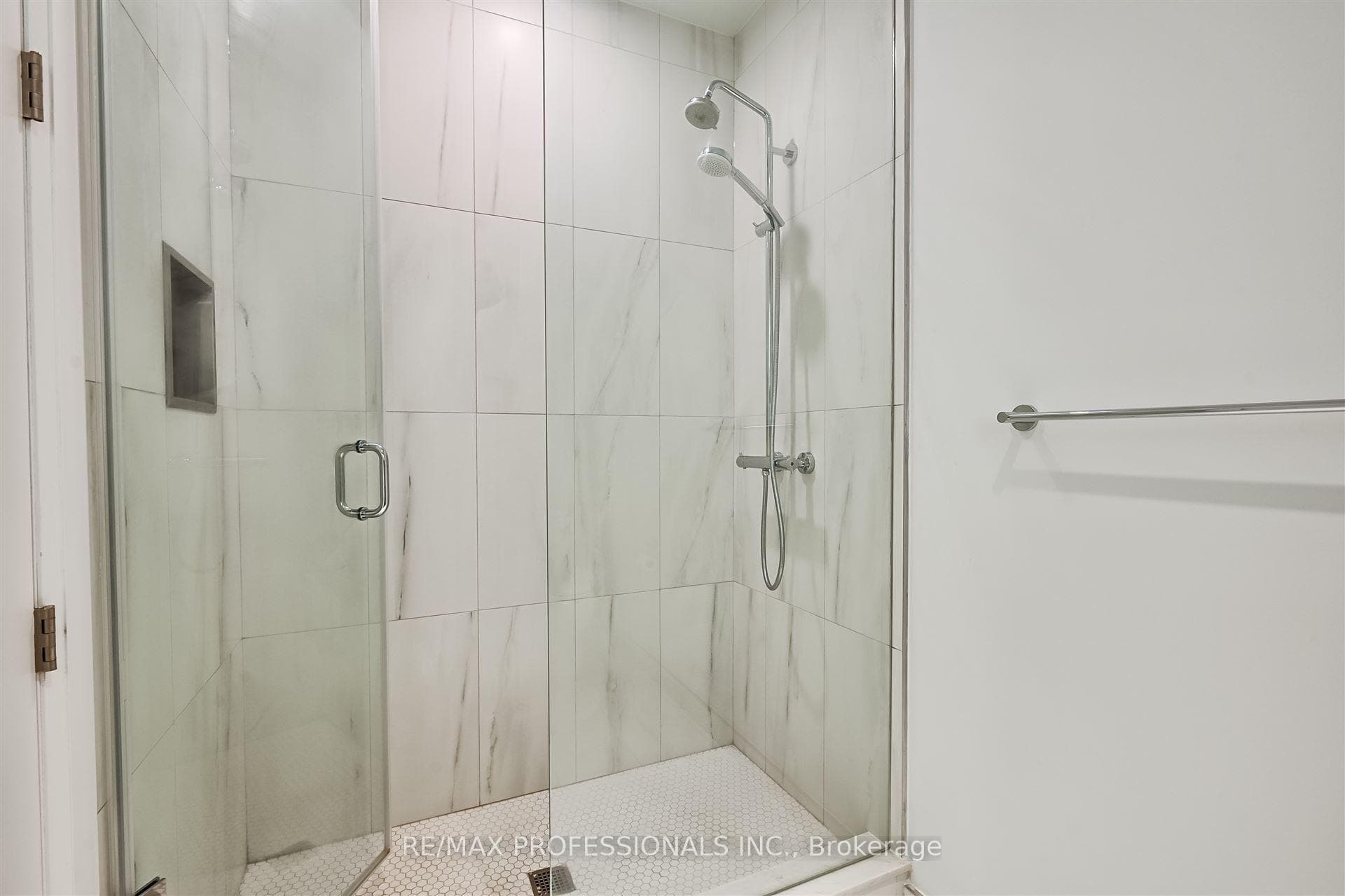470 Front Street Unit GPH13 photo 27