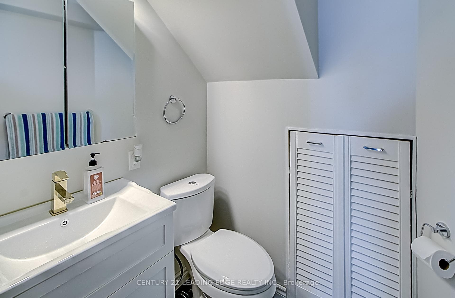879 Marinet Crescent Unit Lower photo 8