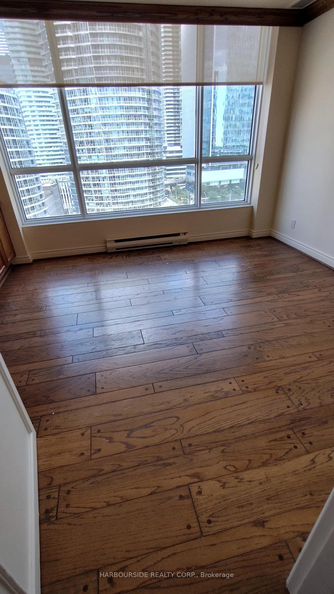 3br/den