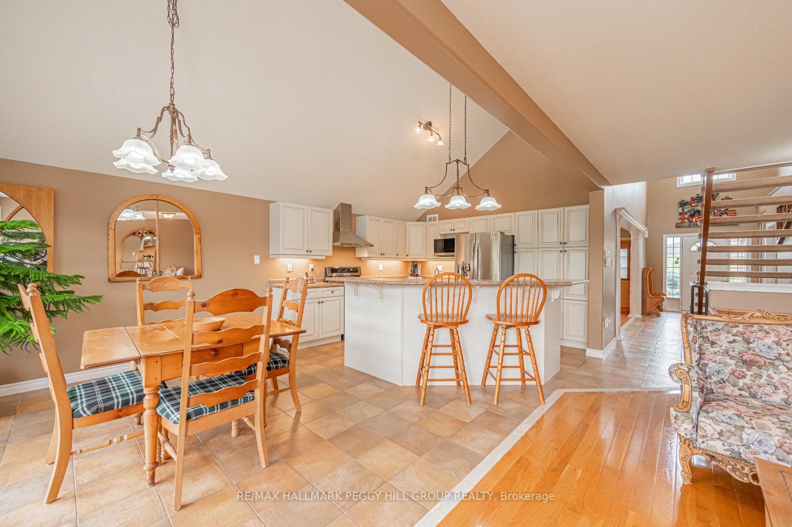 91 Seline Crescent photo 7