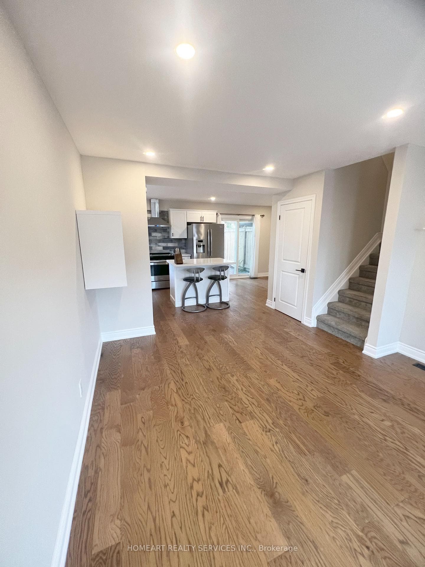 709 Jackson Court photo 11