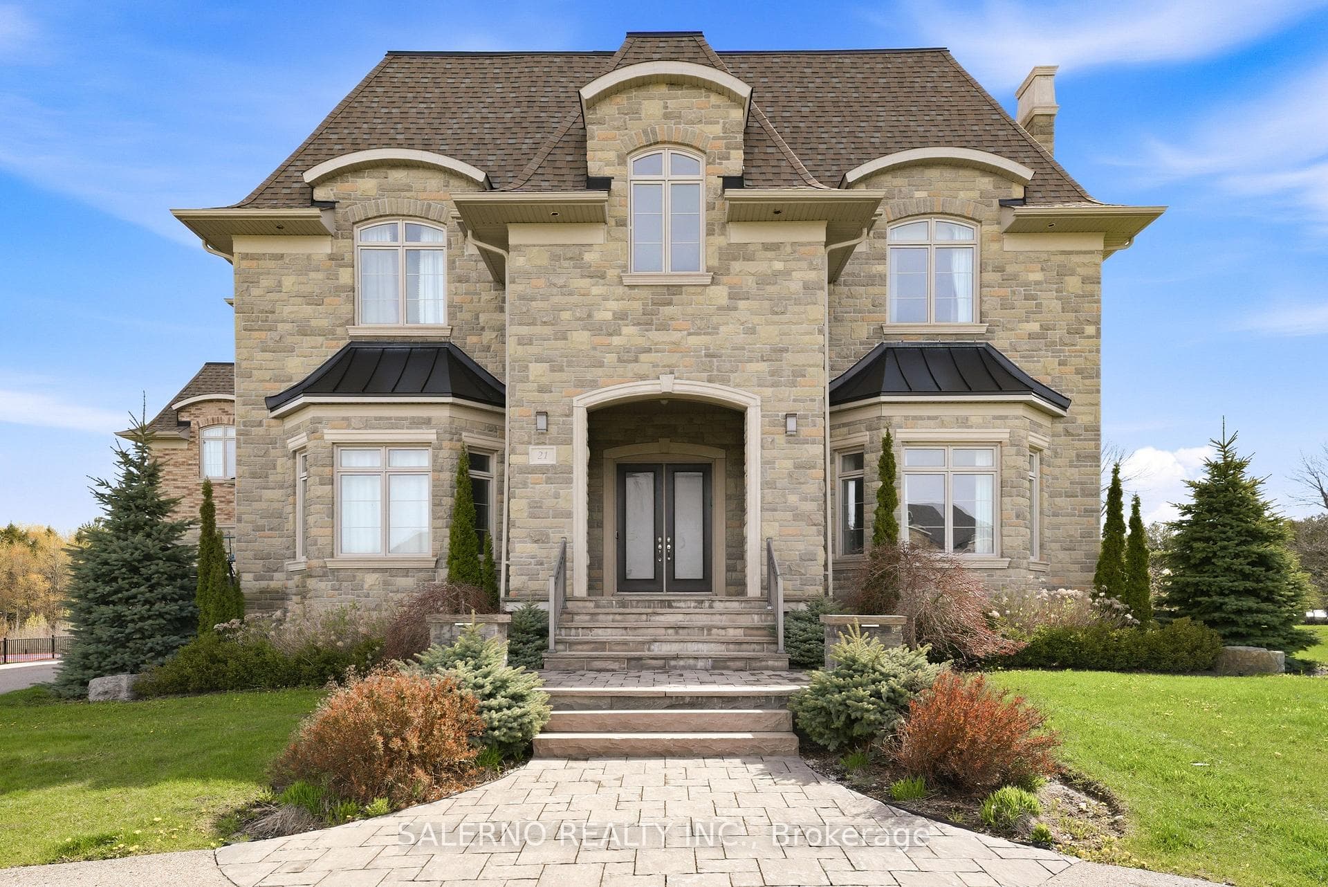 21 Stallions Court photo 5
