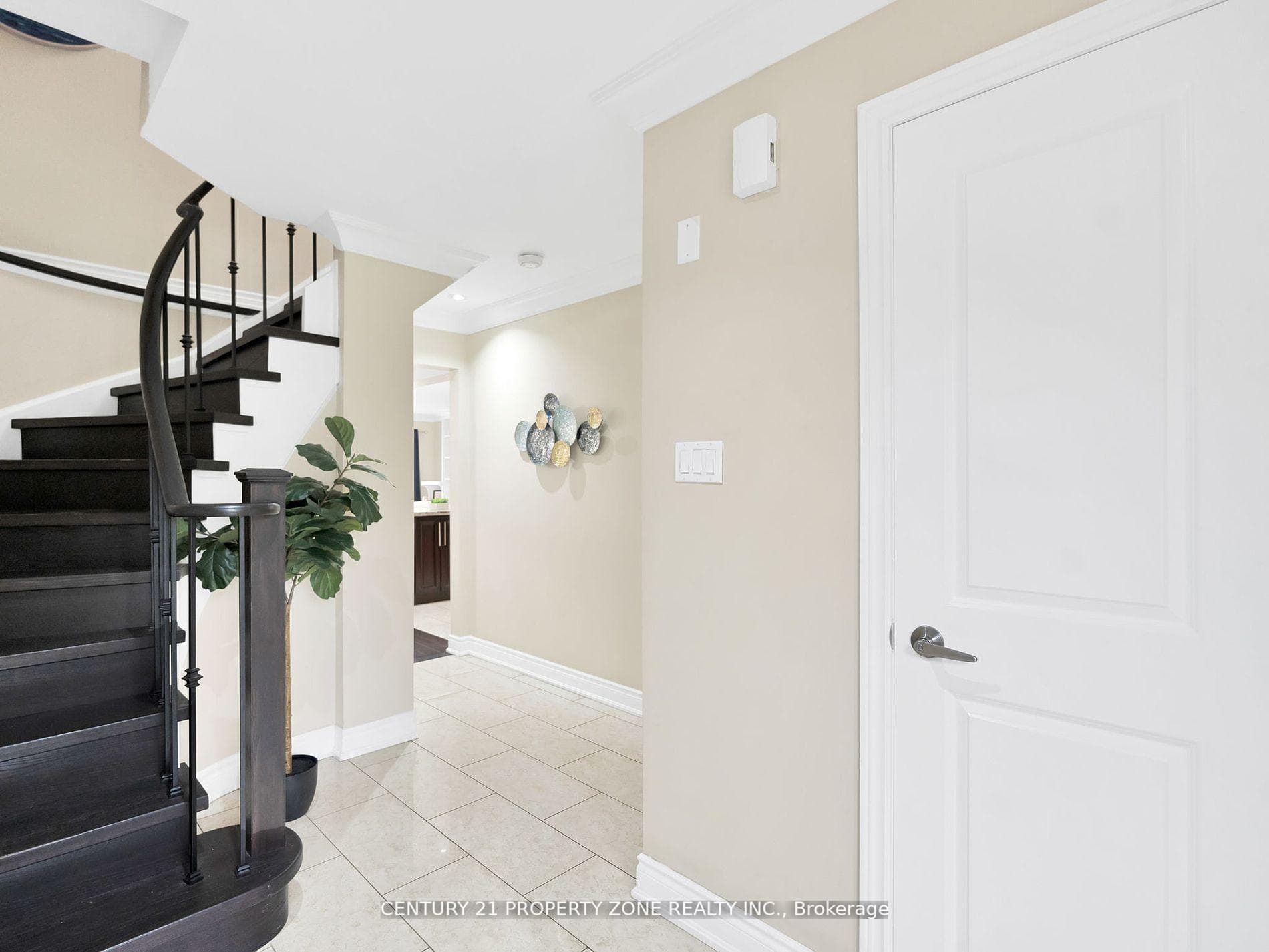 58 Schubert Crescent photo 3