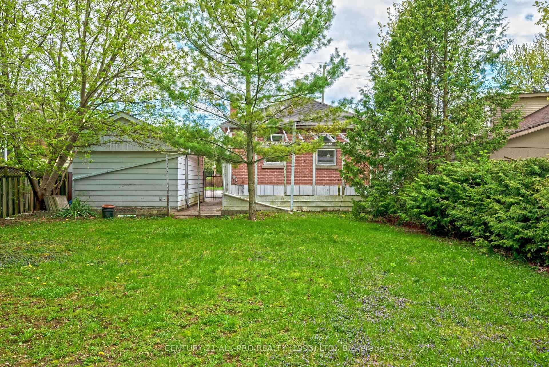 138 Munroe Street photo 24