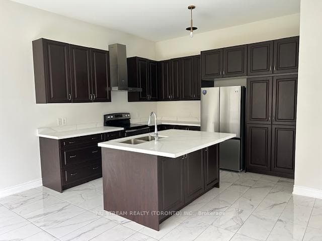 Kitchen With Centre Island
