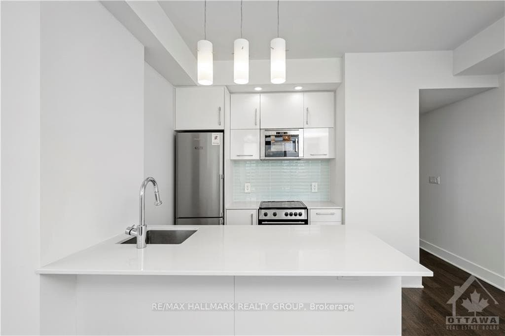 255 BAY Street Unit 1414 photo 12