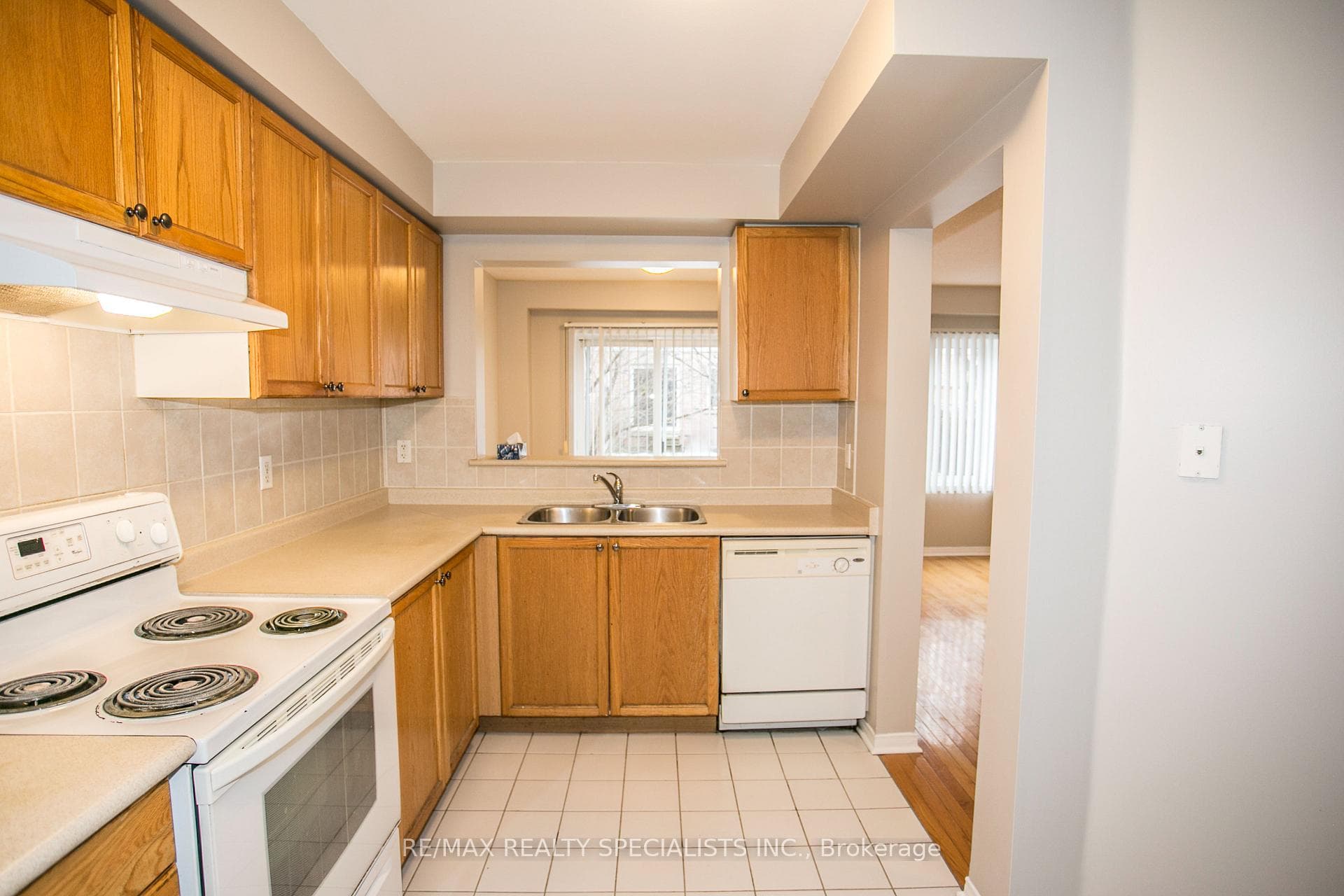 98 Joymar Drive photo 7