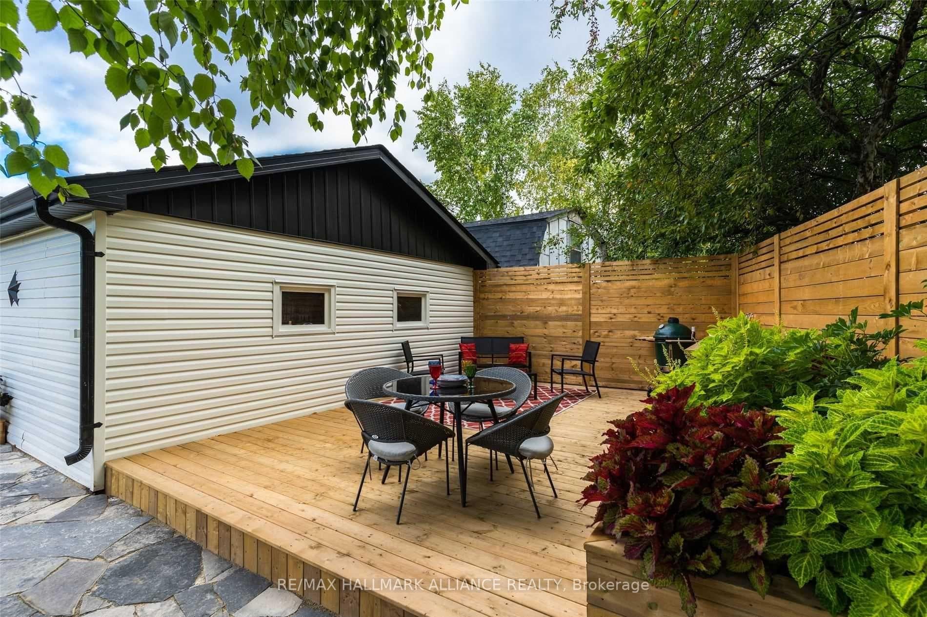 1061 Pinegrove Road photo 32