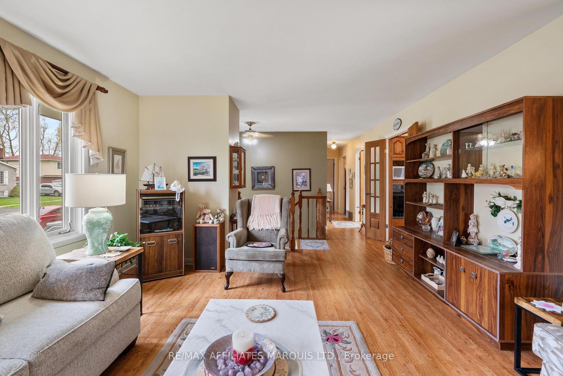1412 Lochiel Street photo 10