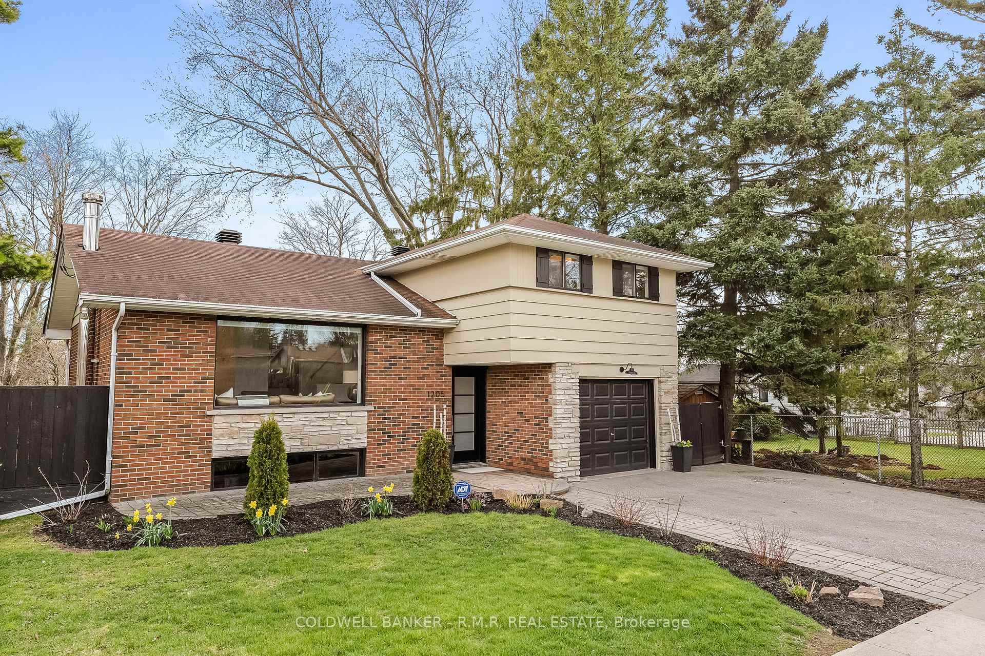 1205 Giffard Street photo 3
