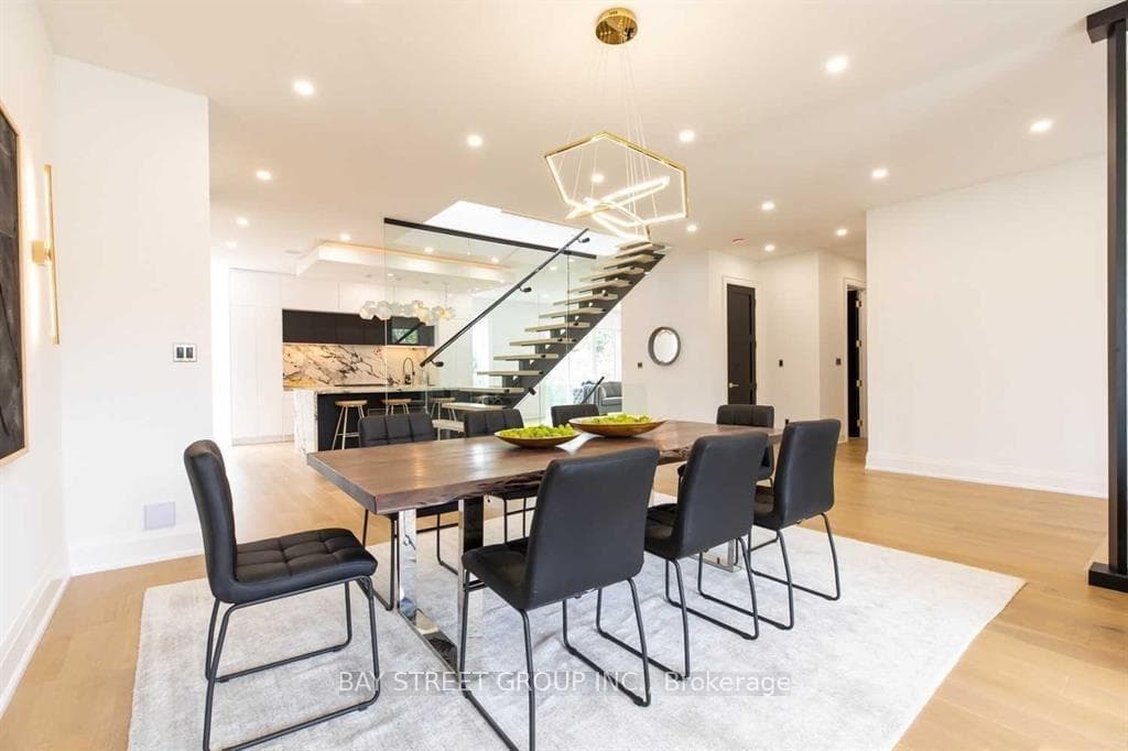 187 Rathburn Road photo 6