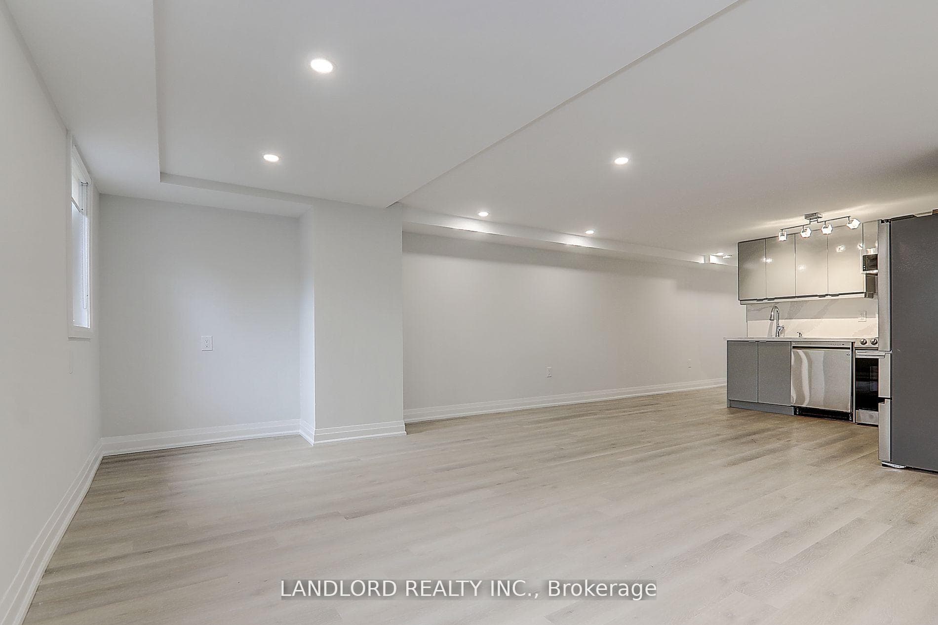 115 Livingstone Avenue Unit Lower photo 15