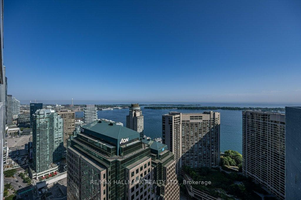 88 Harbour Street Unit 4209 photo 11