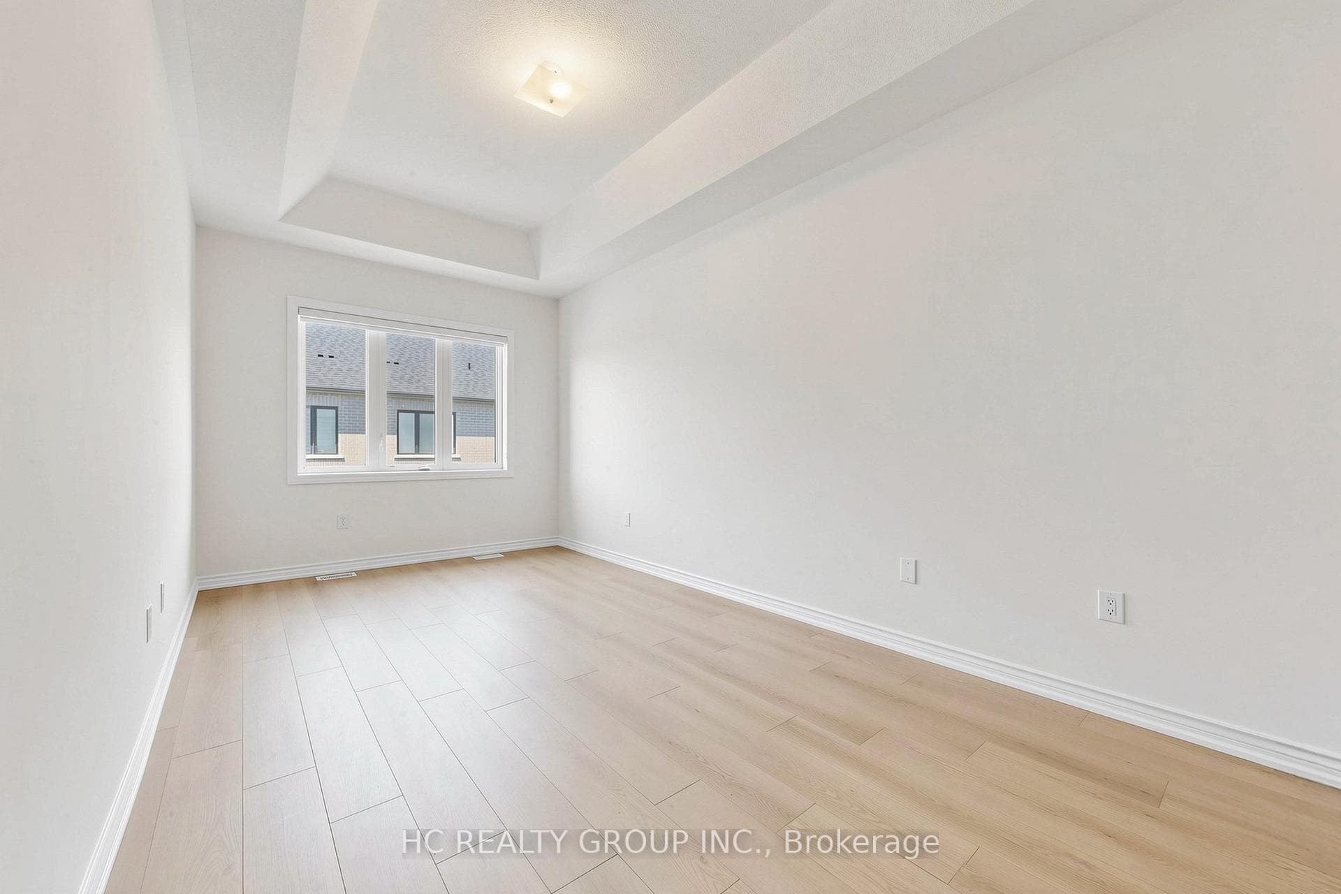 8 Hewison Avenue photo 10