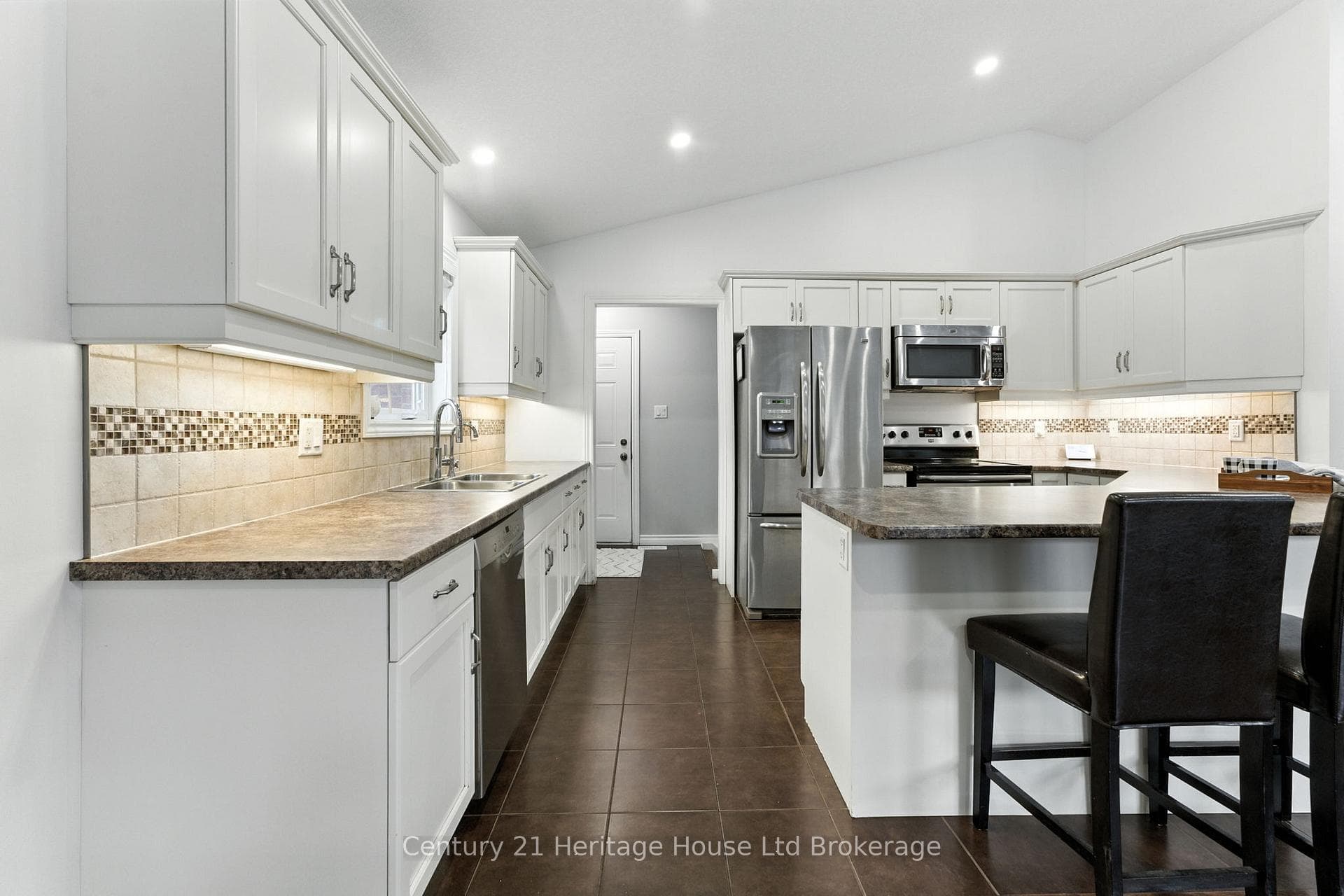 107 Applewood Street photo 17