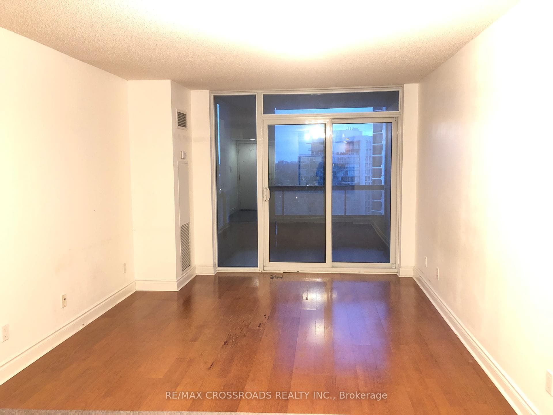 5 NORTHTOWN Way Unit 1414 photo 7