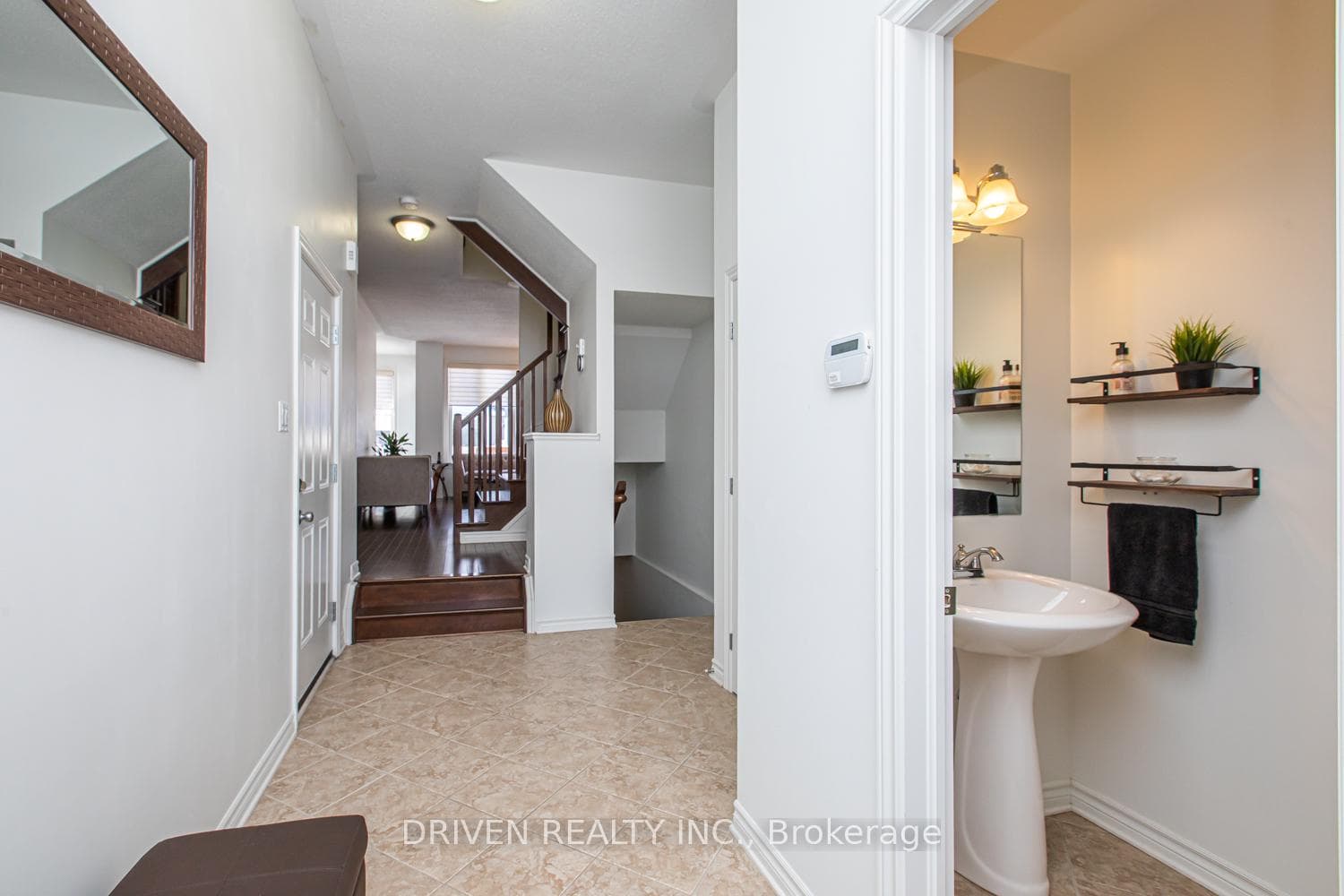 534 Rochefort Circle photo 4