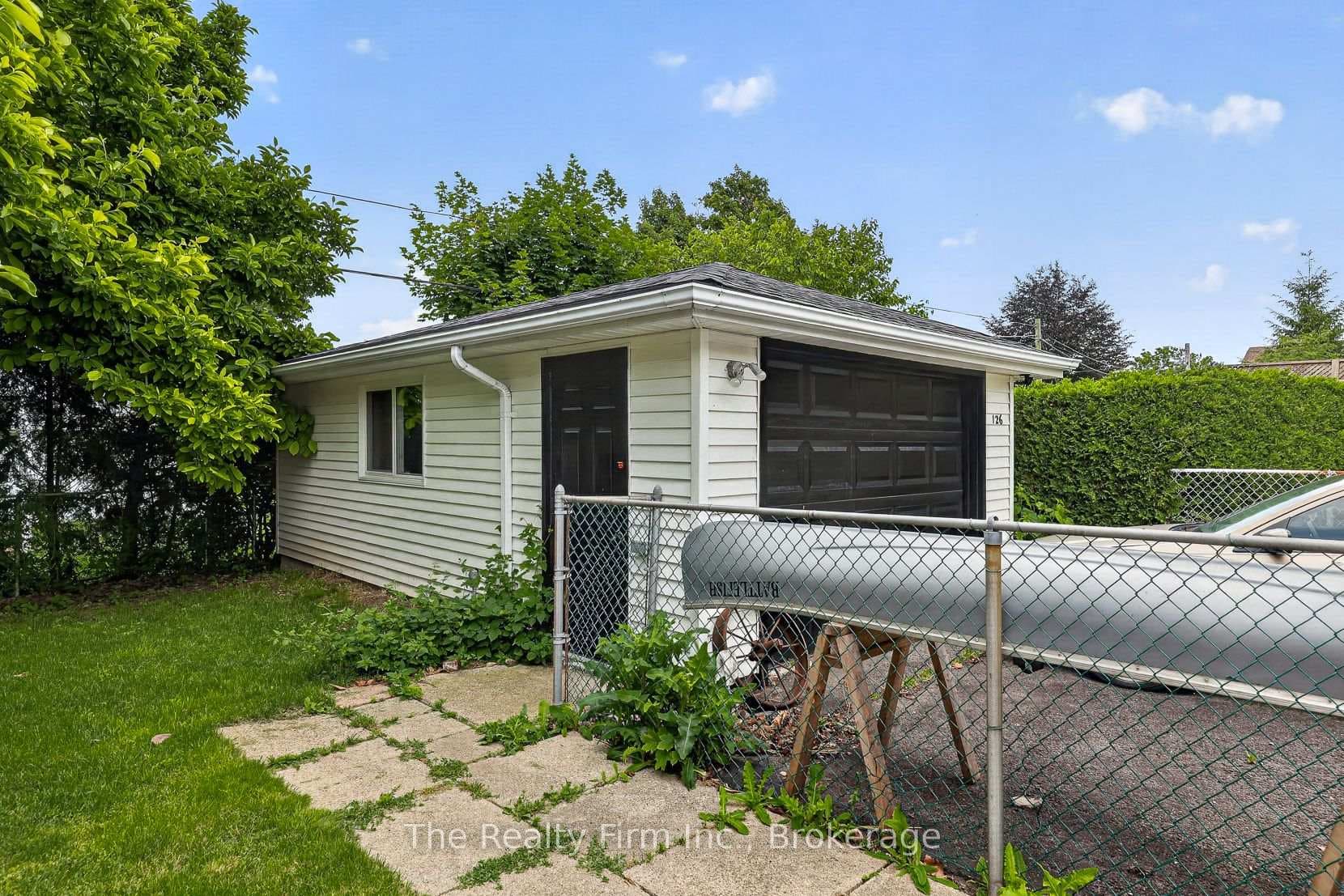 126 Springbank Avenue photo 42