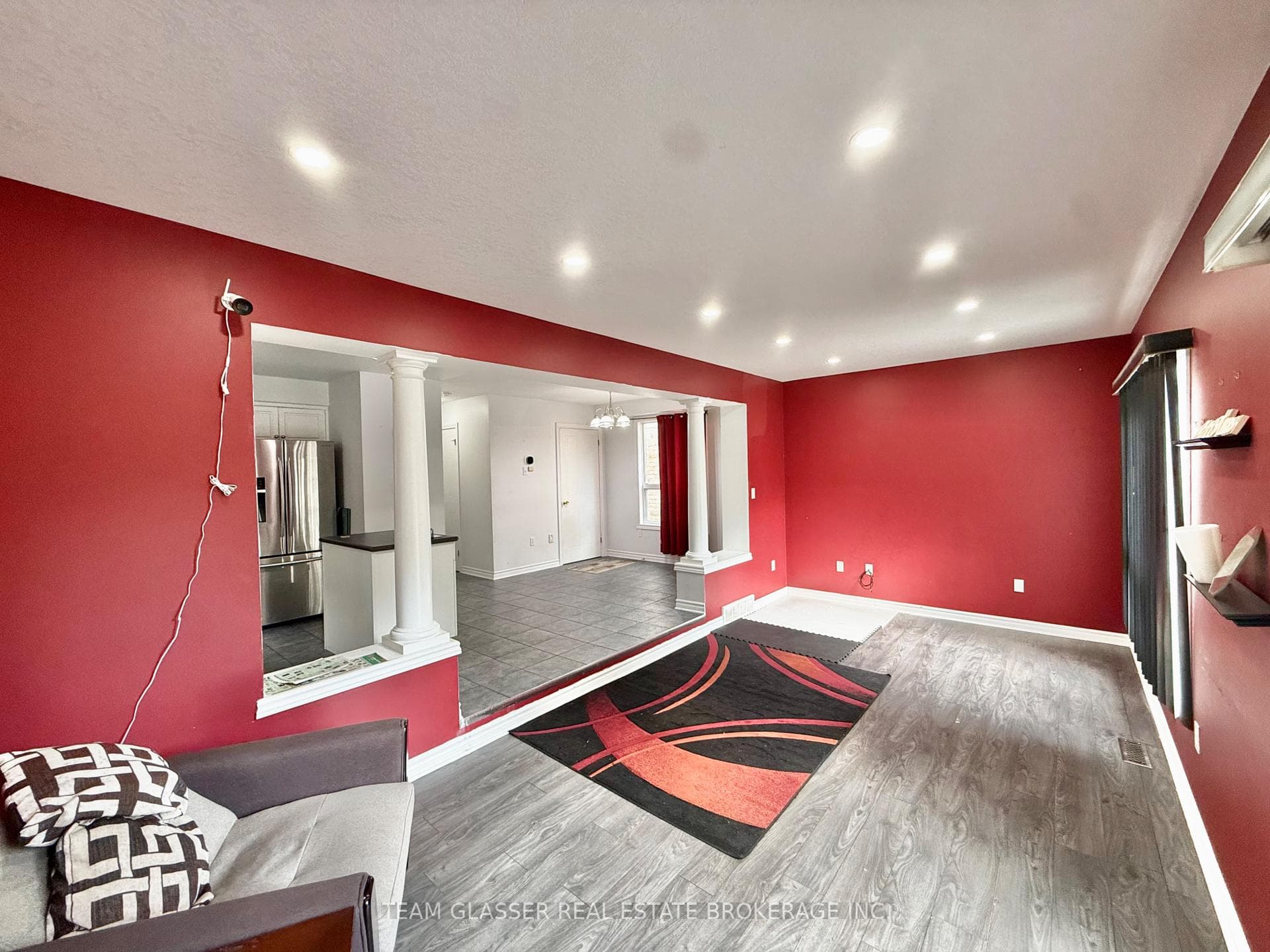 691 OAKCROSSING Road photo 4