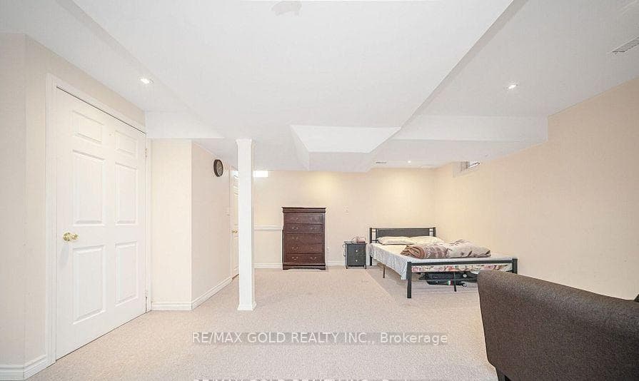 108 Black Forest Drive photo 32