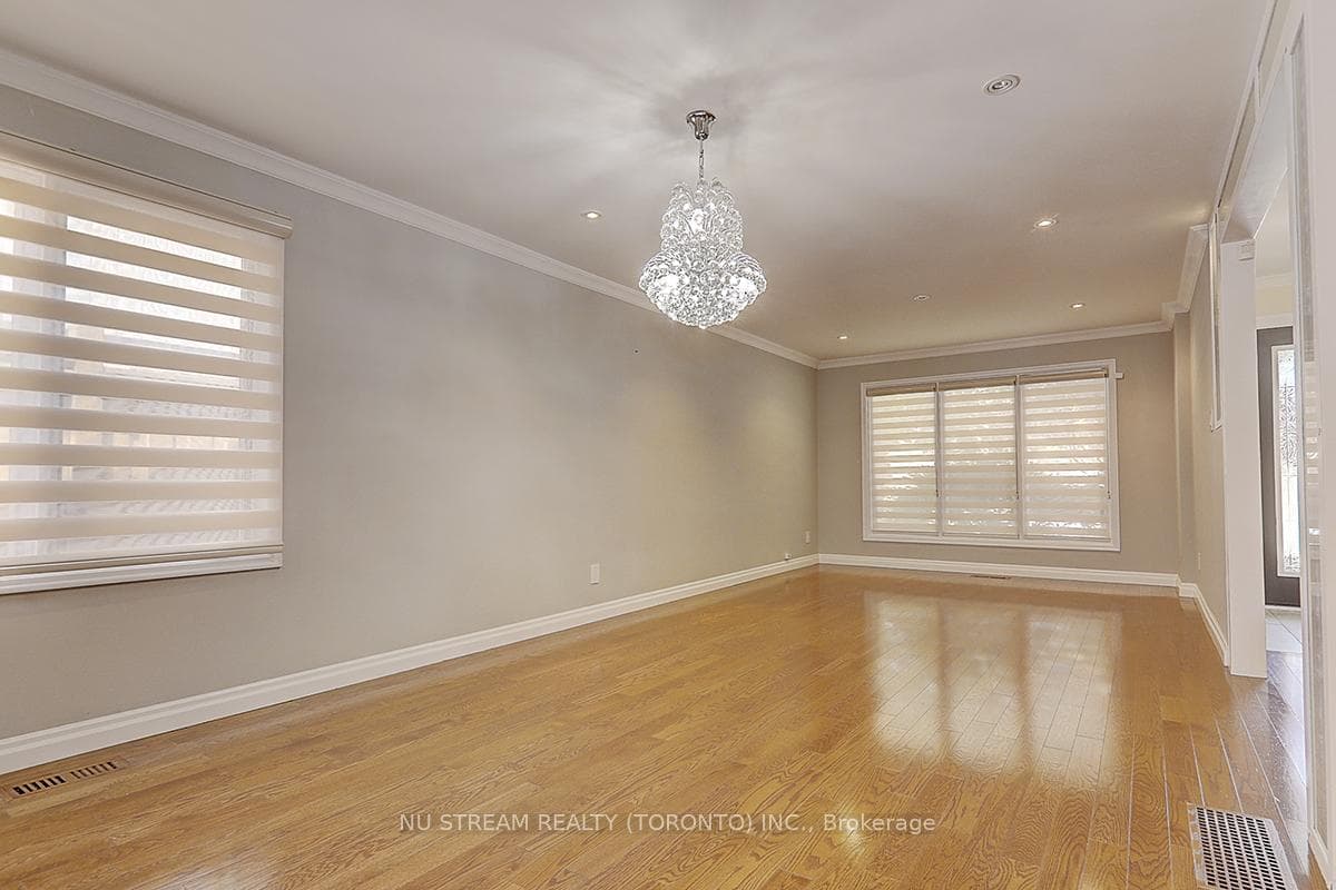 47 Hemingway Crescent photo 8