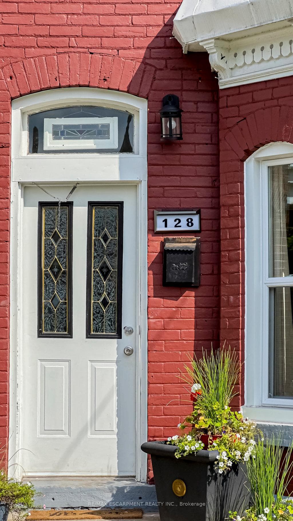 128 East Avenue photo 3