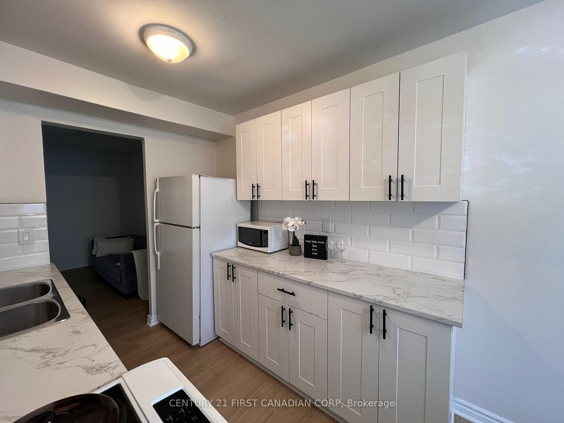 189 Boullee Street Unit 18 photo 14