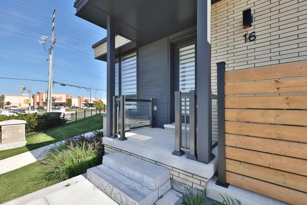 2273 Turnberry Road Unit 16 photo 3