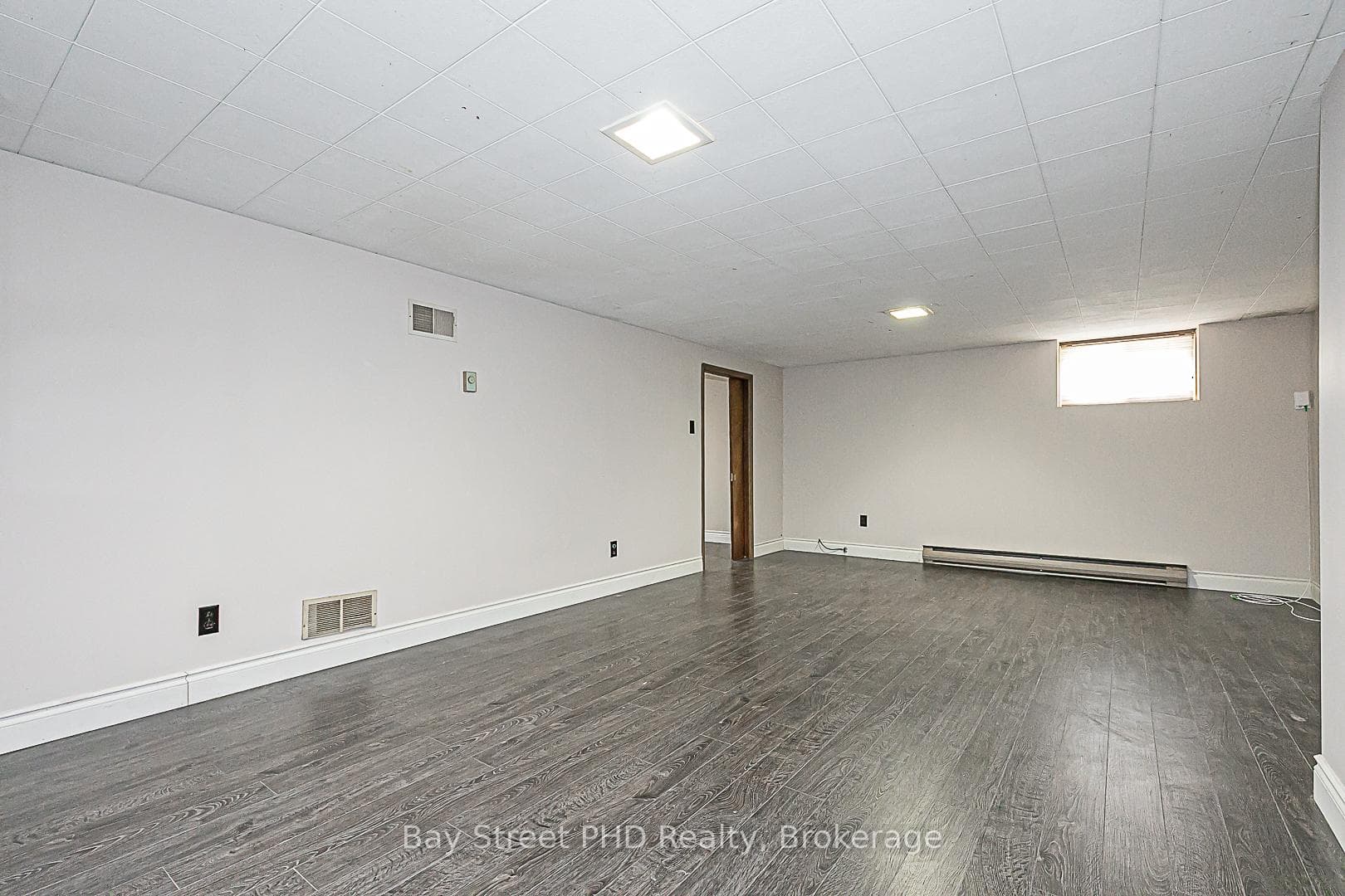 19 Herbert Avenue photo 29
