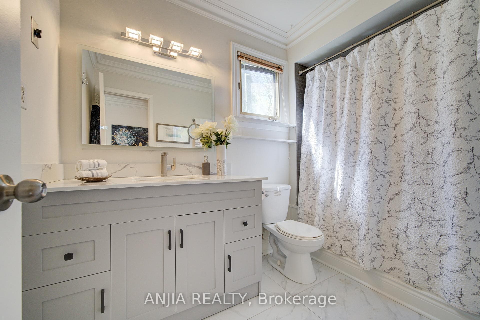 78 Baywood Court photo 37
