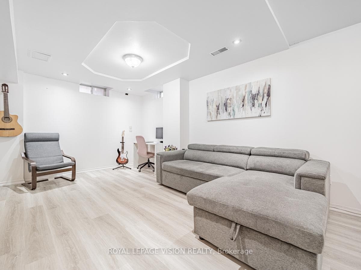 7 Rockrose Drive photo 32