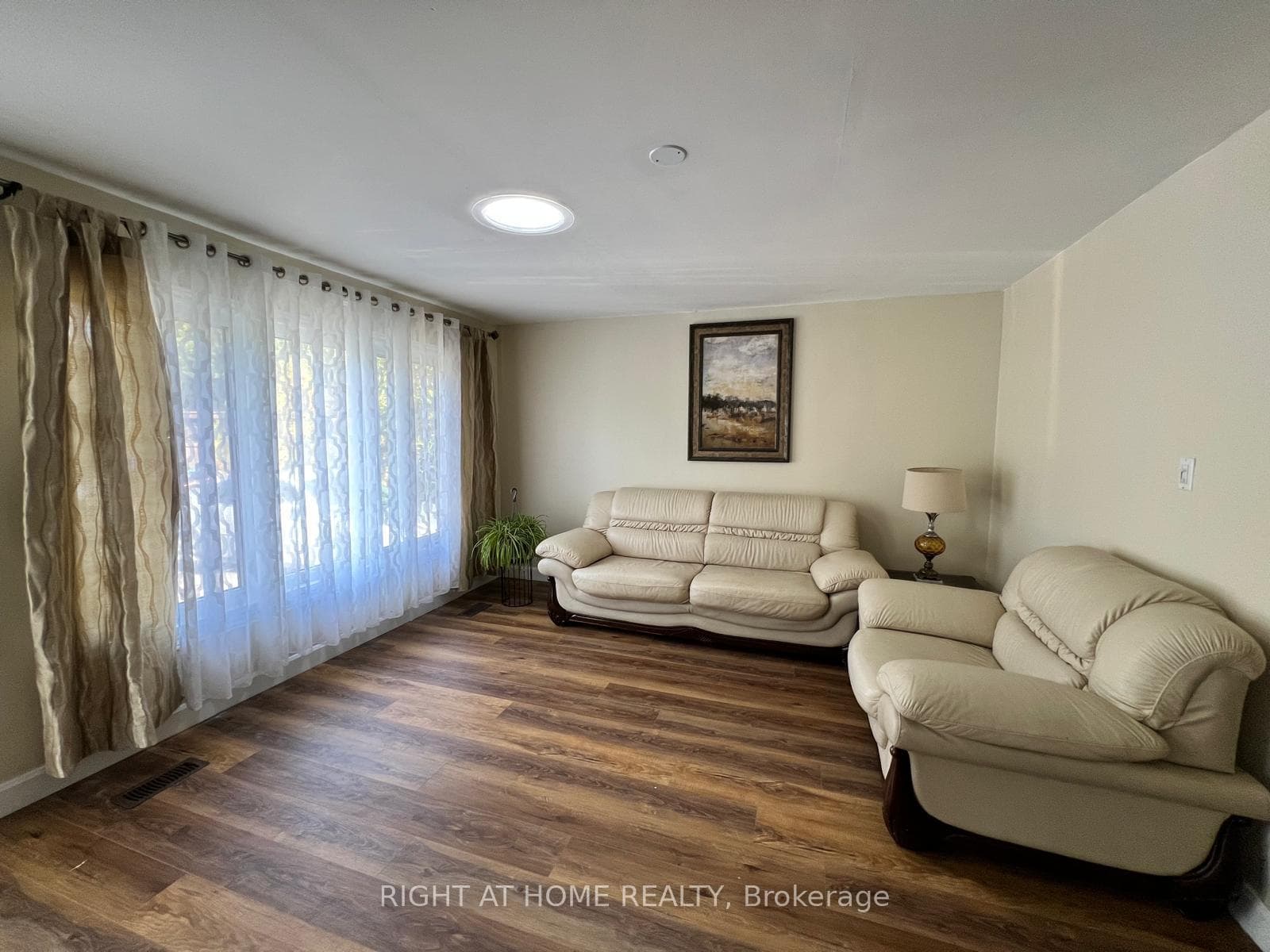 3273 Cove Avenue photo 1